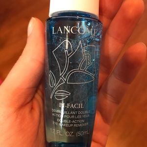 Bi-facil makeup remover